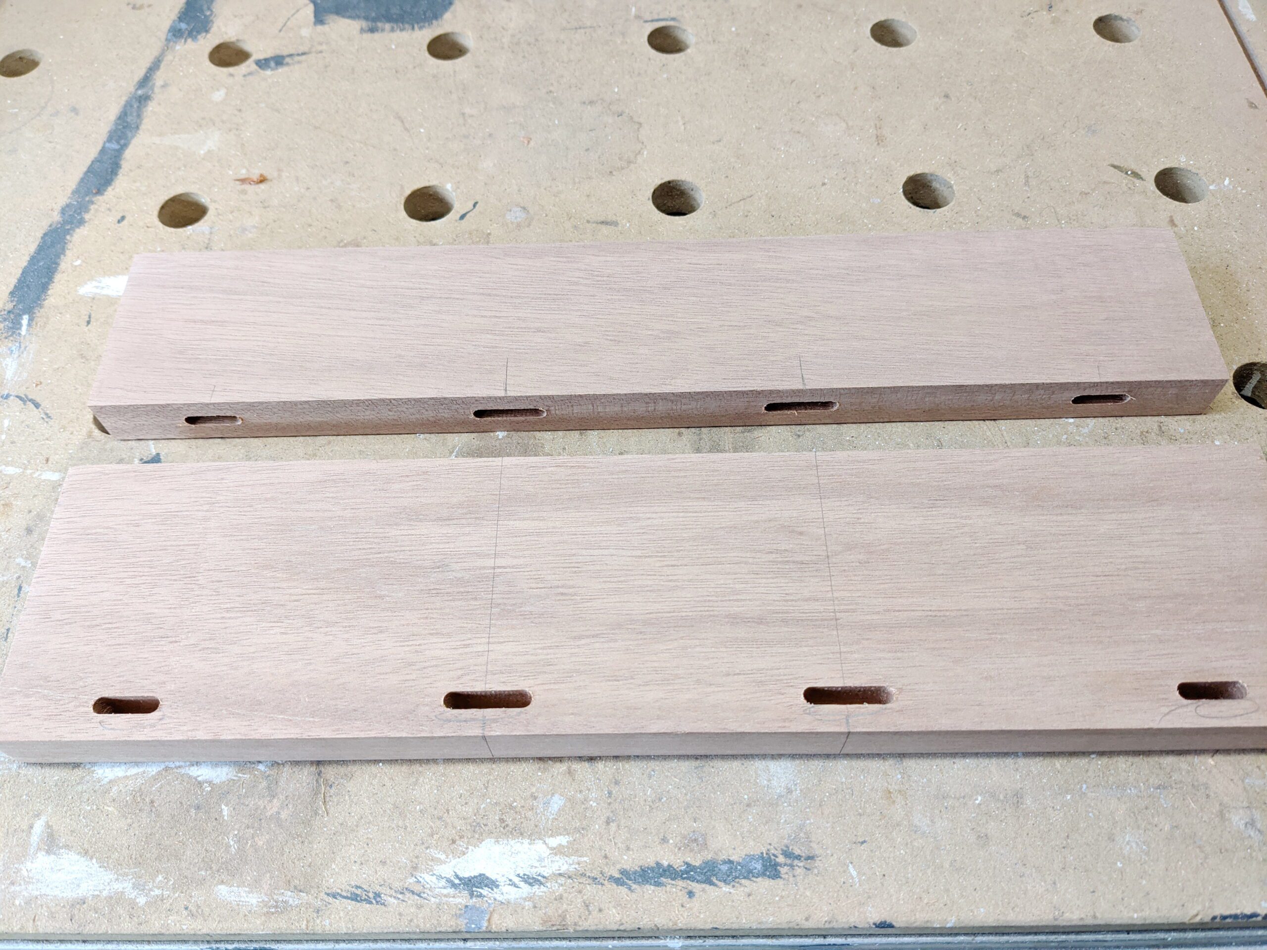 Schrank mit Schiebetüren