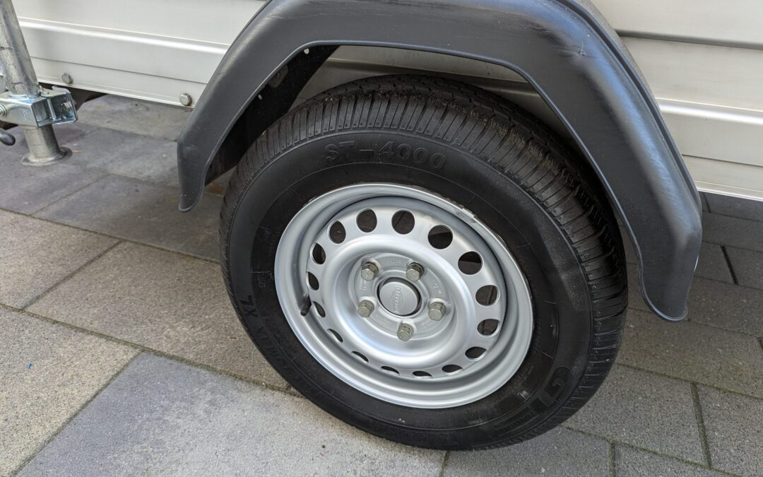 Alu-Anhänger Böckmann restaurieren