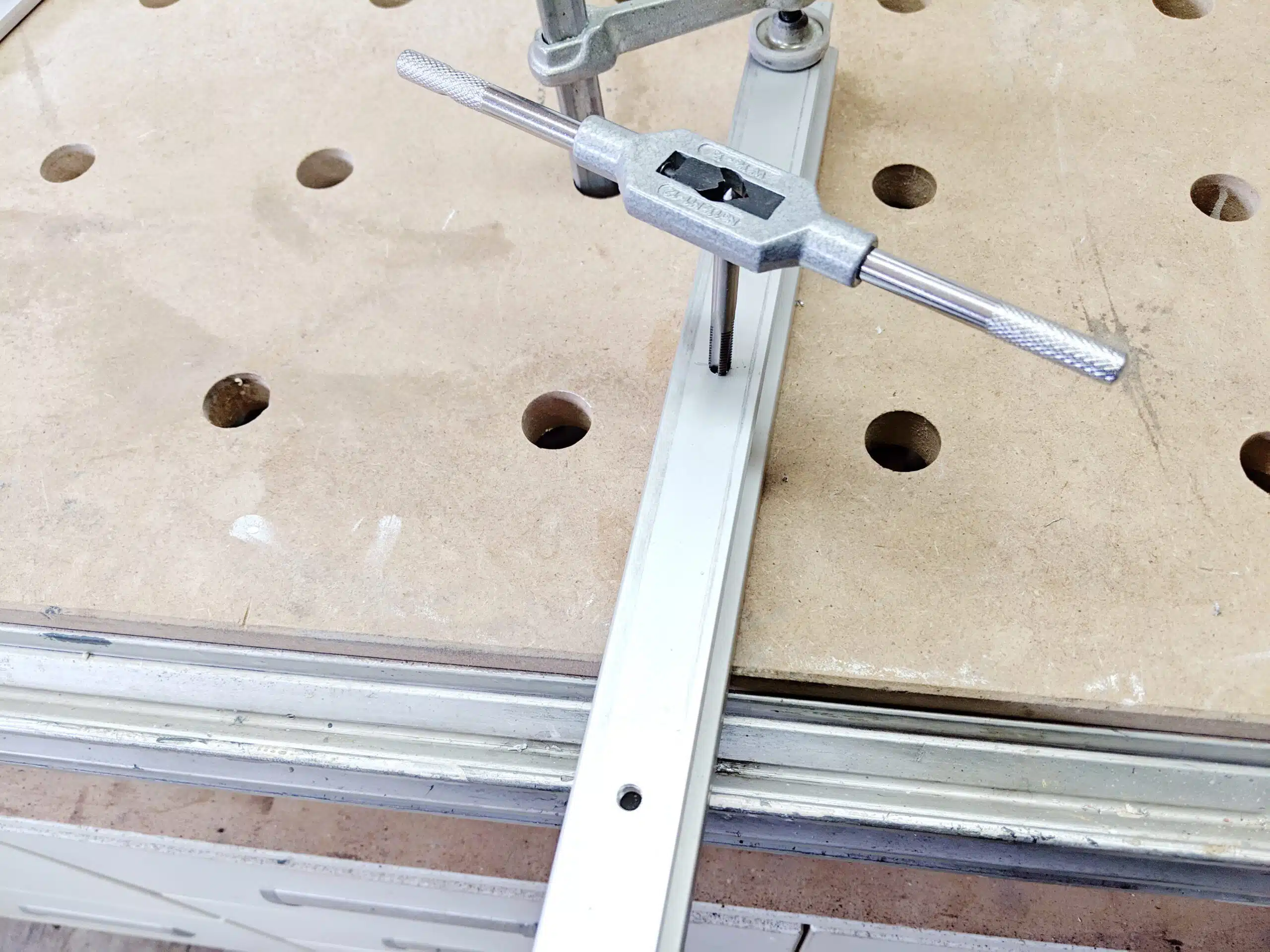 Gewinde schneiden VAC-SYS