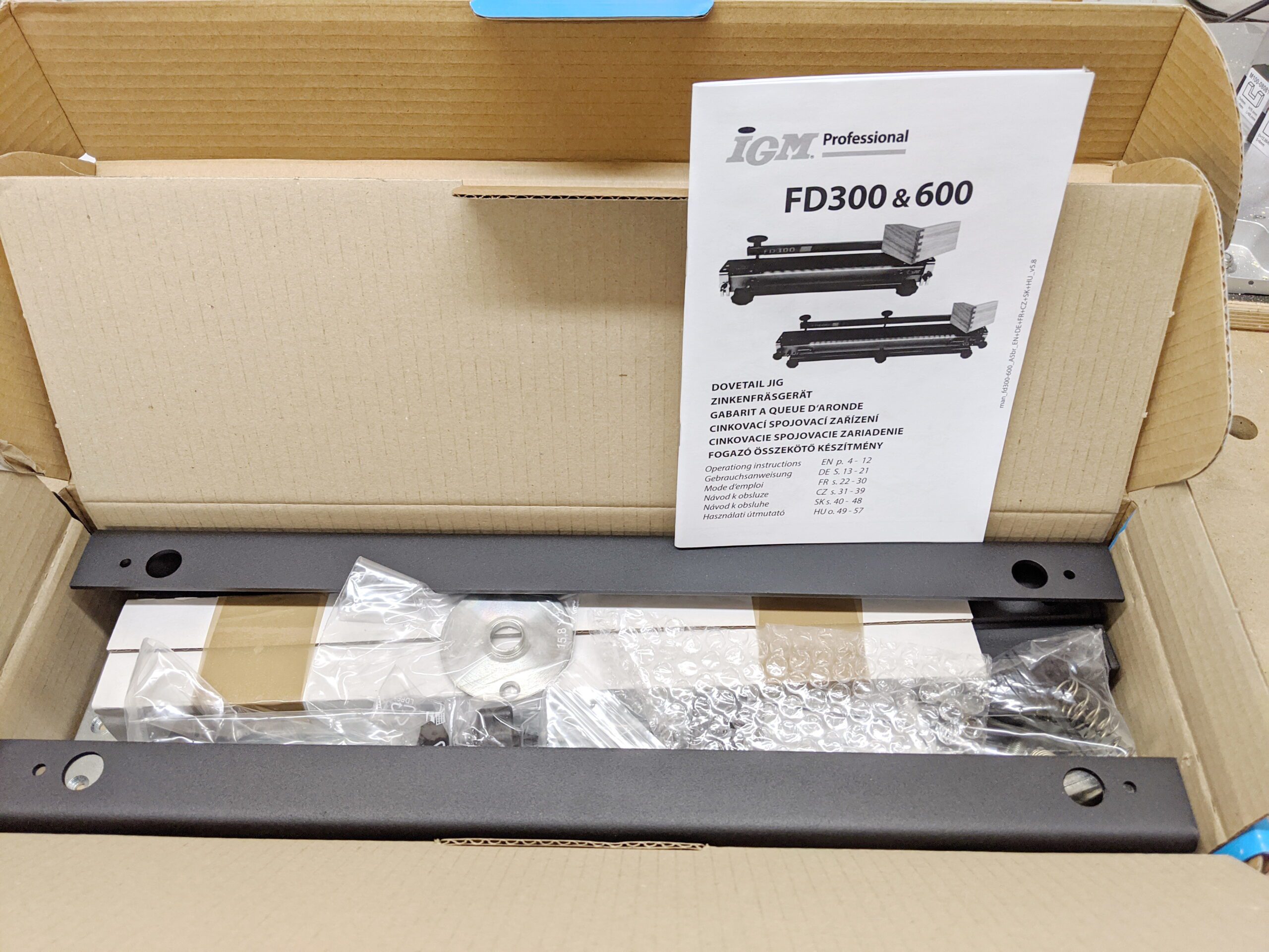 auspacken Zinkenfräsgerät