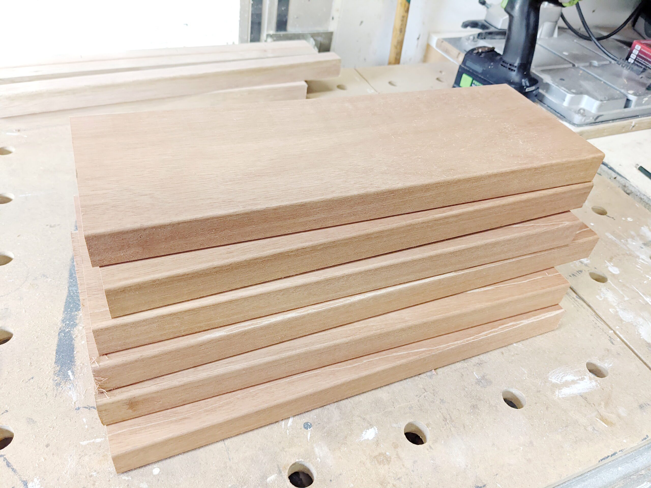 Schrank mit Schiebetüren