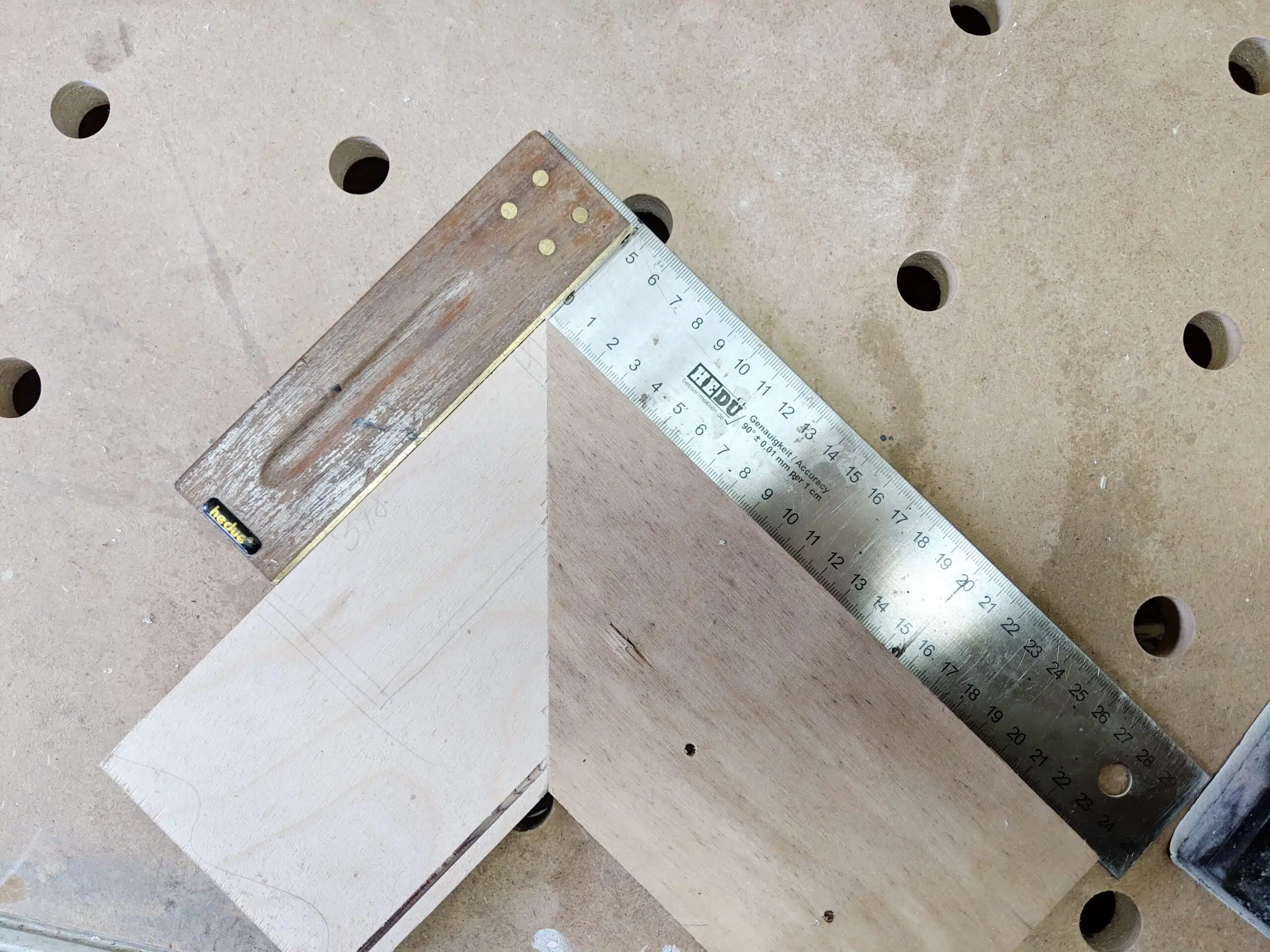 exakte Gehrung VAC-SYS