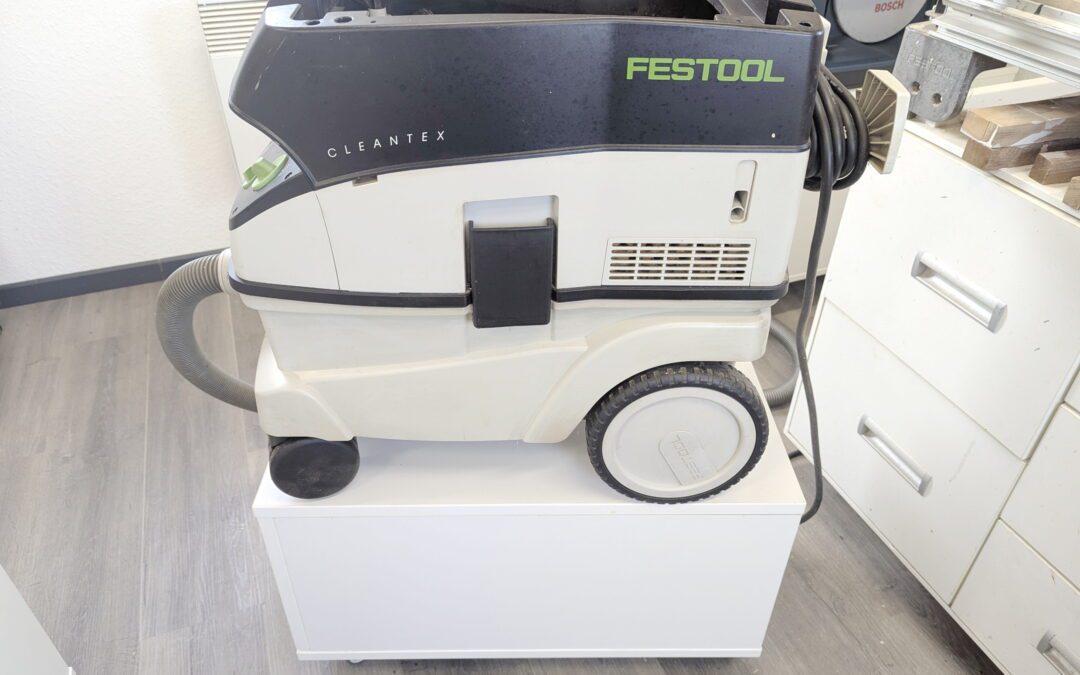 Unterschrank für Staubsauger mit Schublade – einfach & schnell!