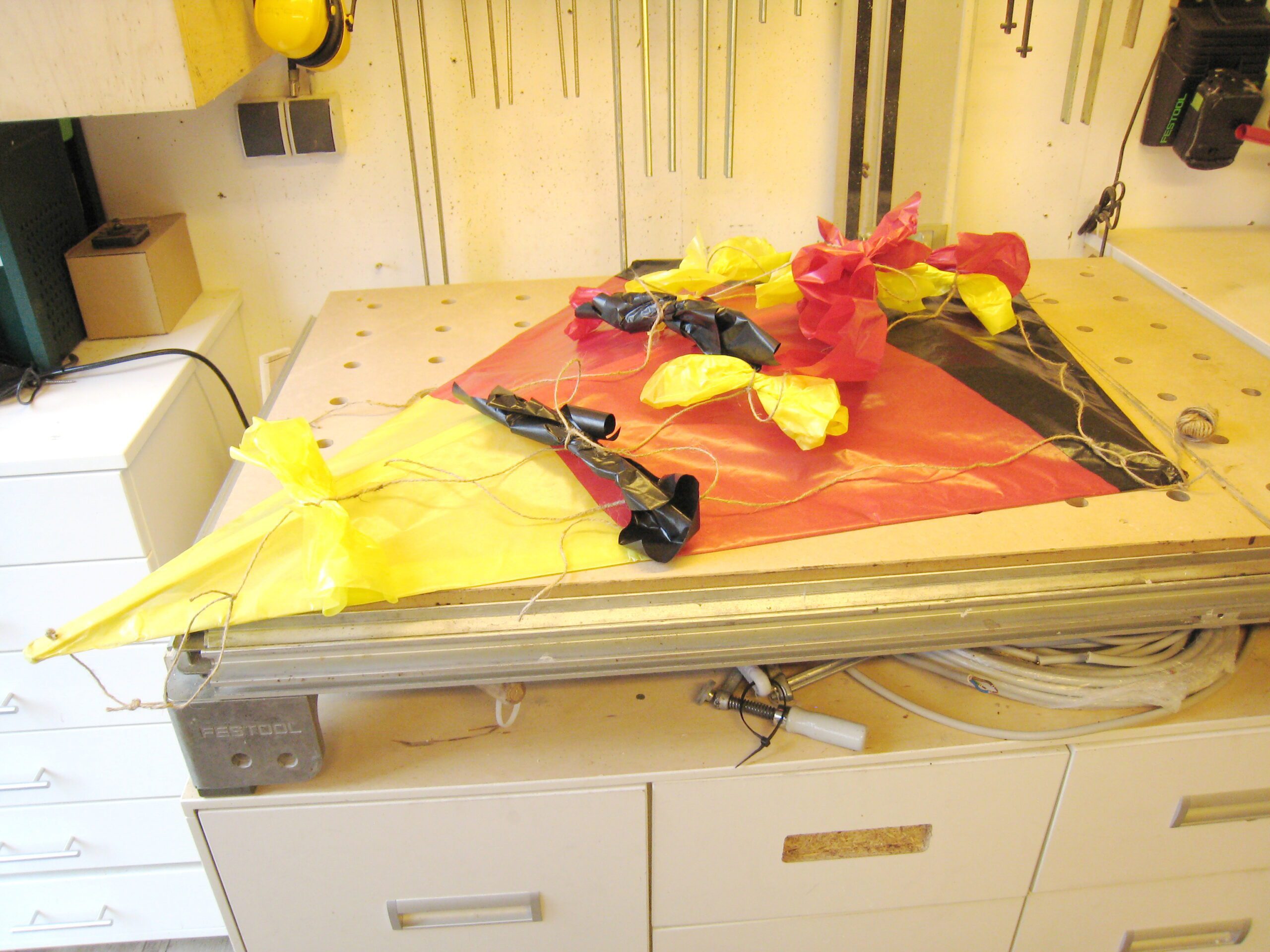 papier für schwanz Drachen bauen