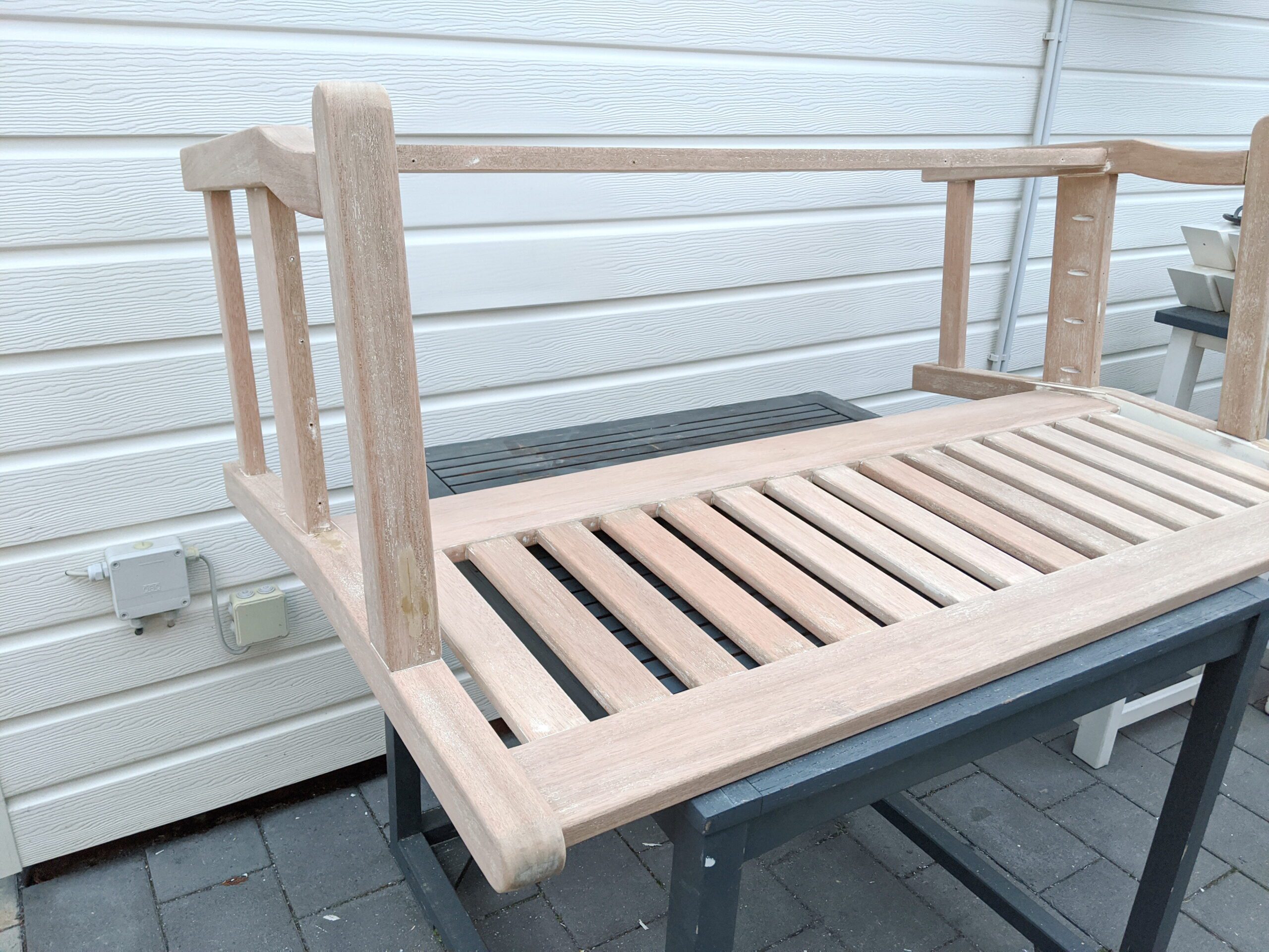 geschliffen Renovierung Gartenbank