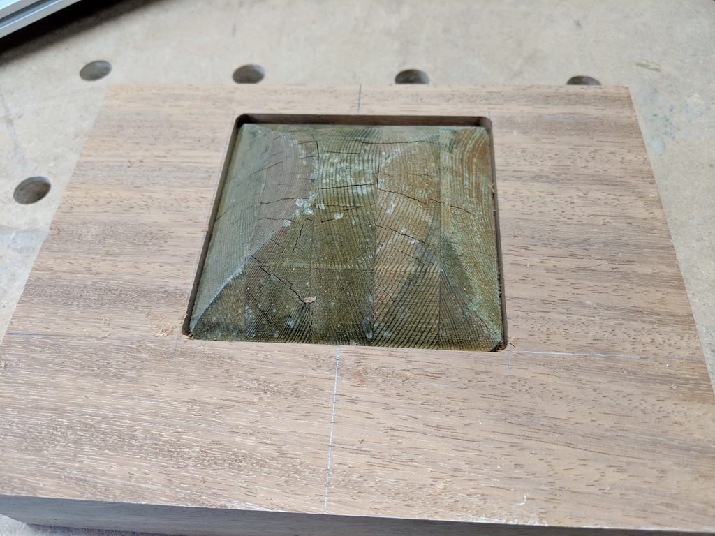 Einlass Balken Steckdosensäule