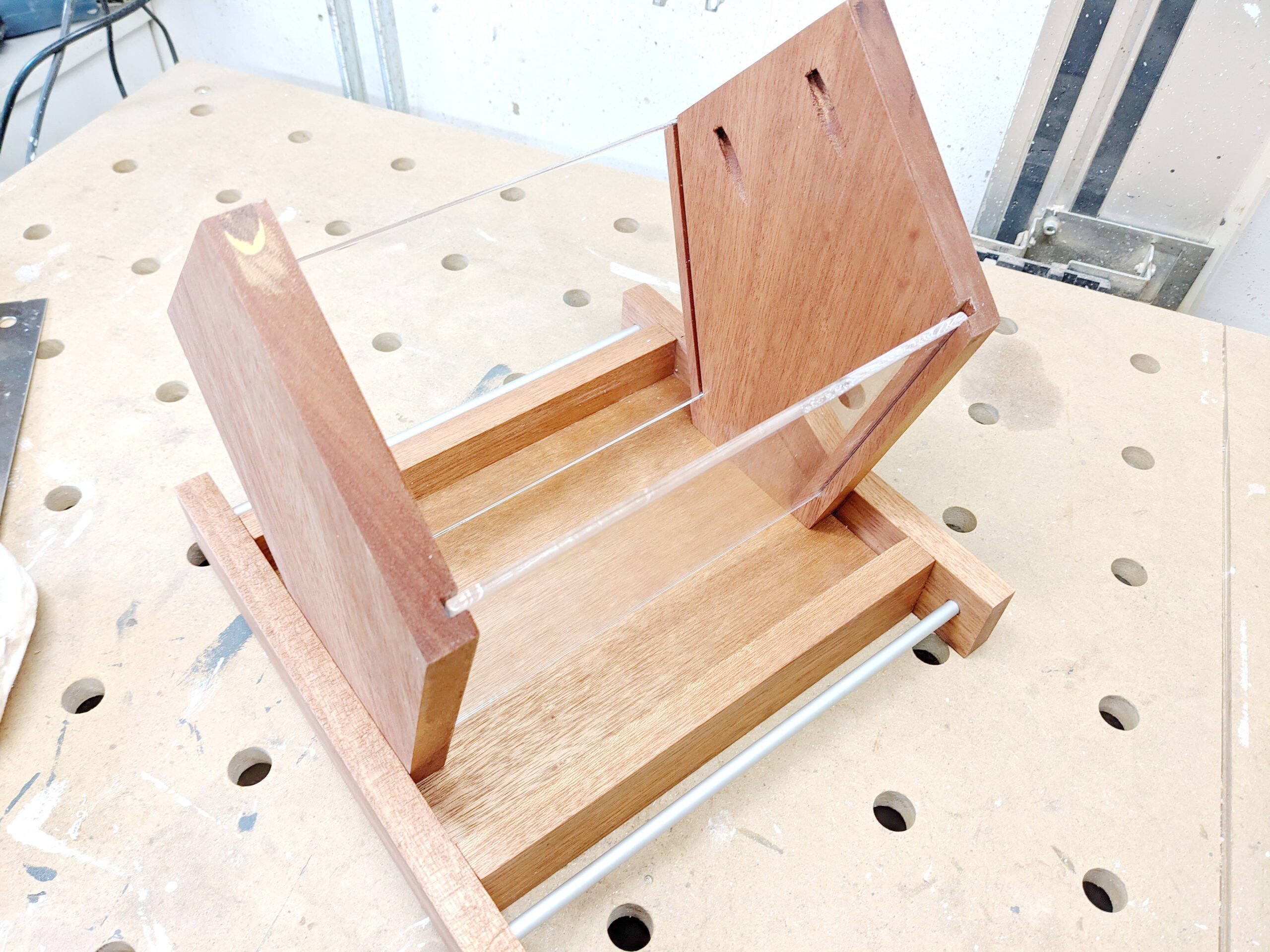 Schrank mit Schiebetüren