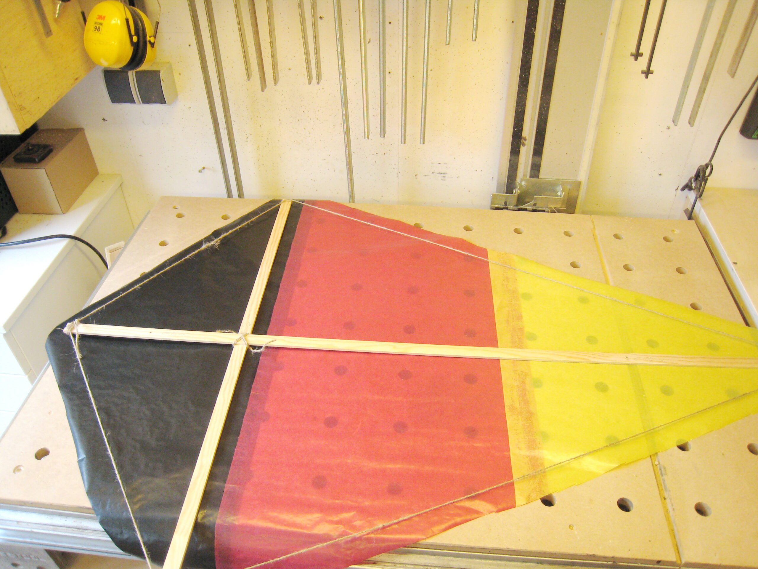 papier geschnitten Drachen bauen