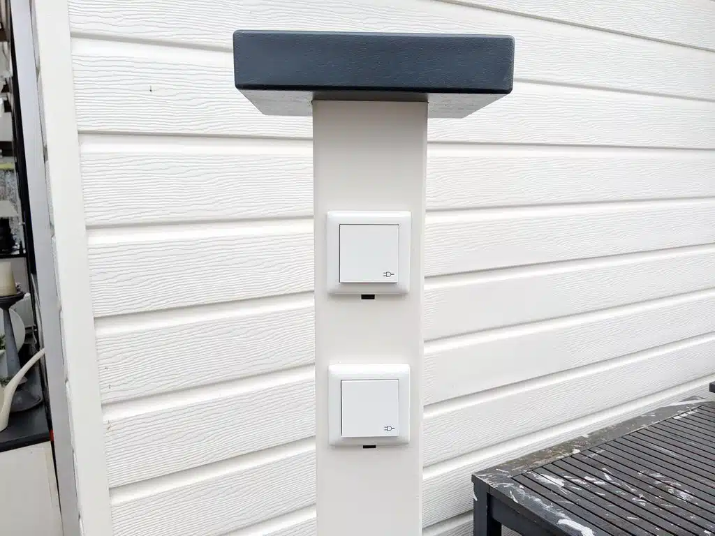 Steckdosensäule fertig