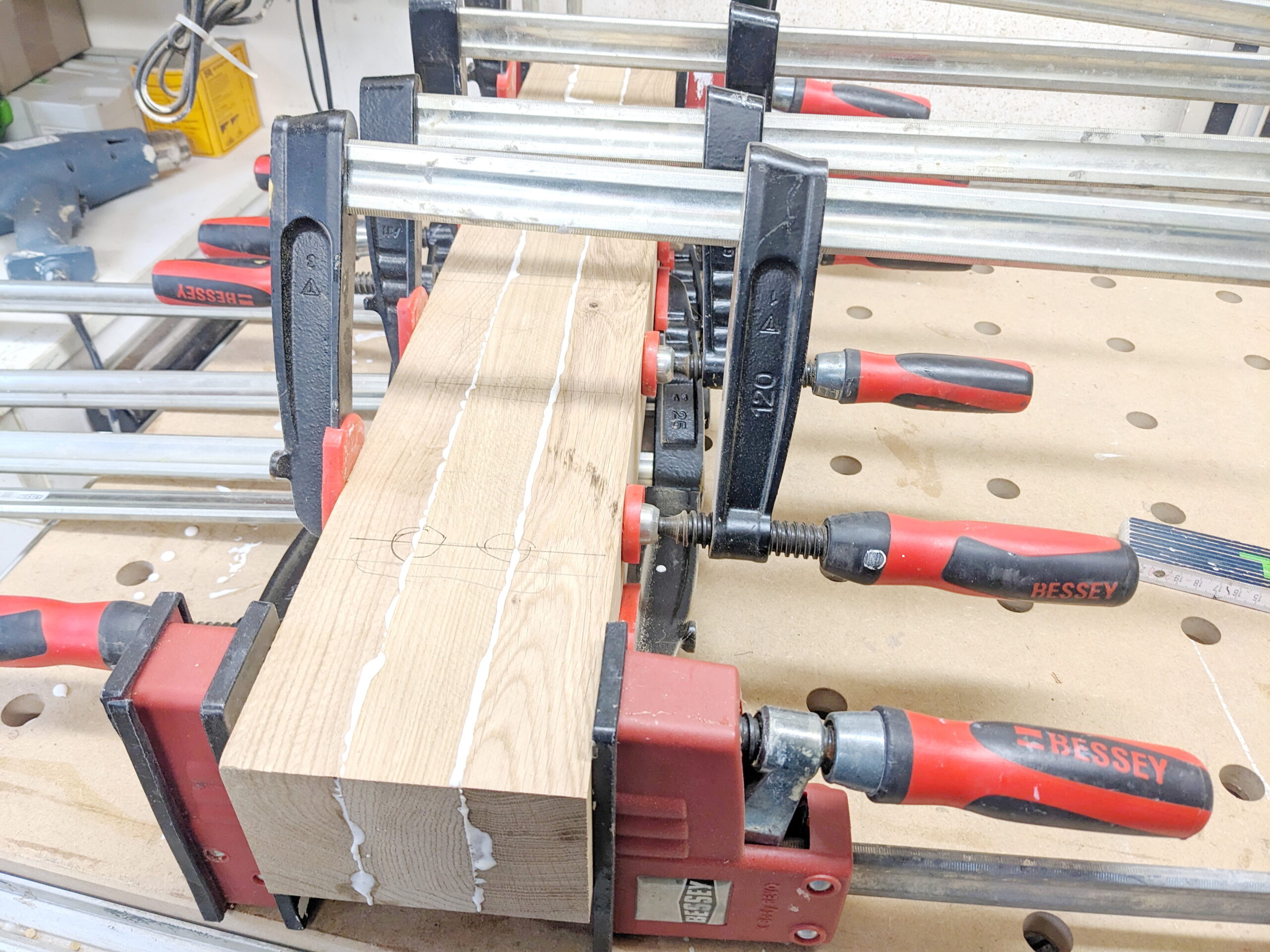 unter Zwingen Tischlampe