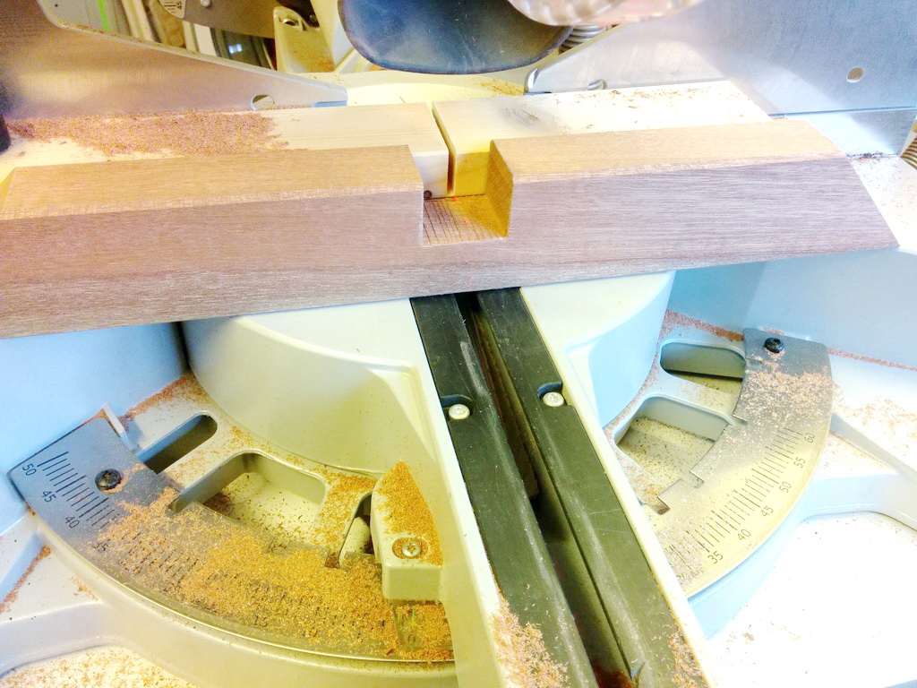 - Holzwerkerblog.com Vogelhaus Meranti