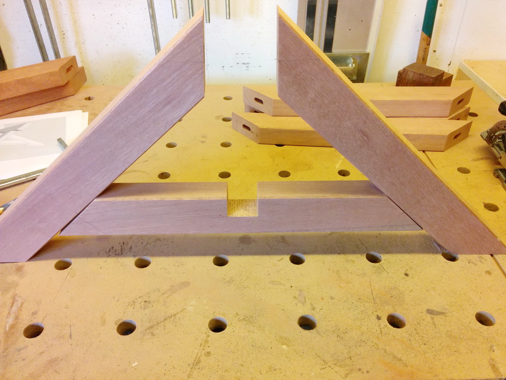 - Holzwerkerblog.com Vogelhaus Meranti