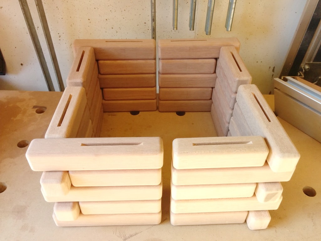 - Holzwerkerblog.com Vogelhaus Meranti