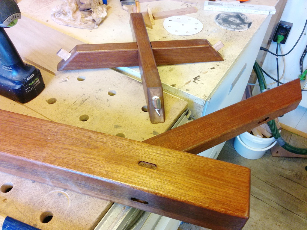 - Holzwerkerblog.com Vogelhaus Meranti