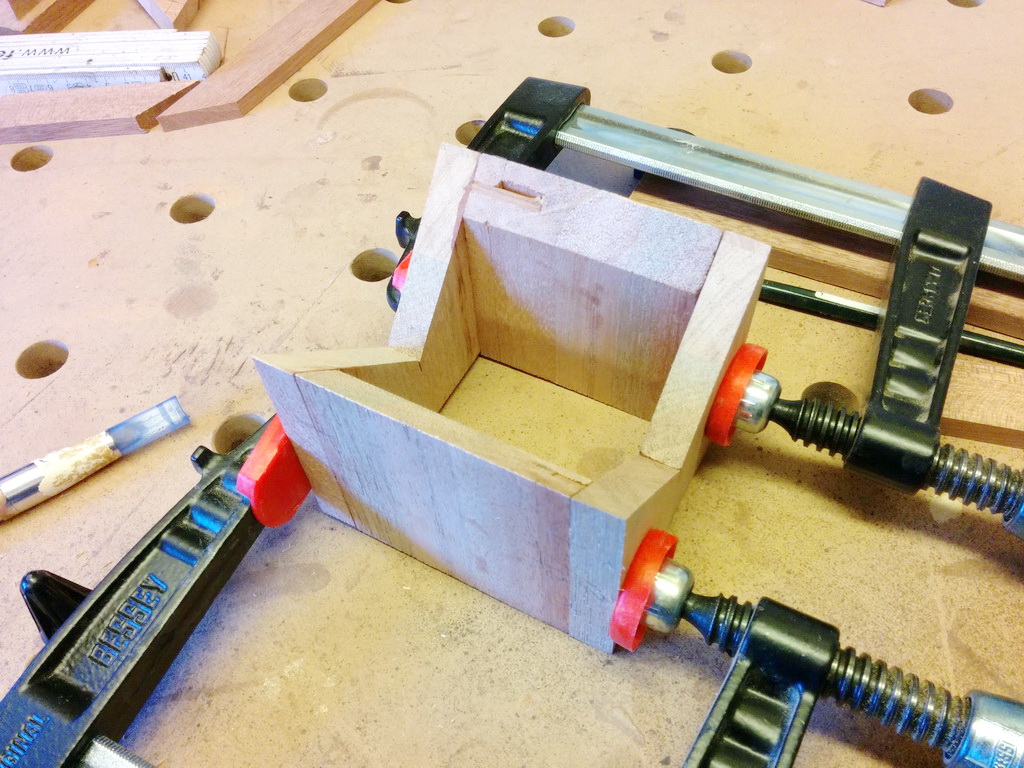 - Holzwerkerblog.com Vogelvilla bauen