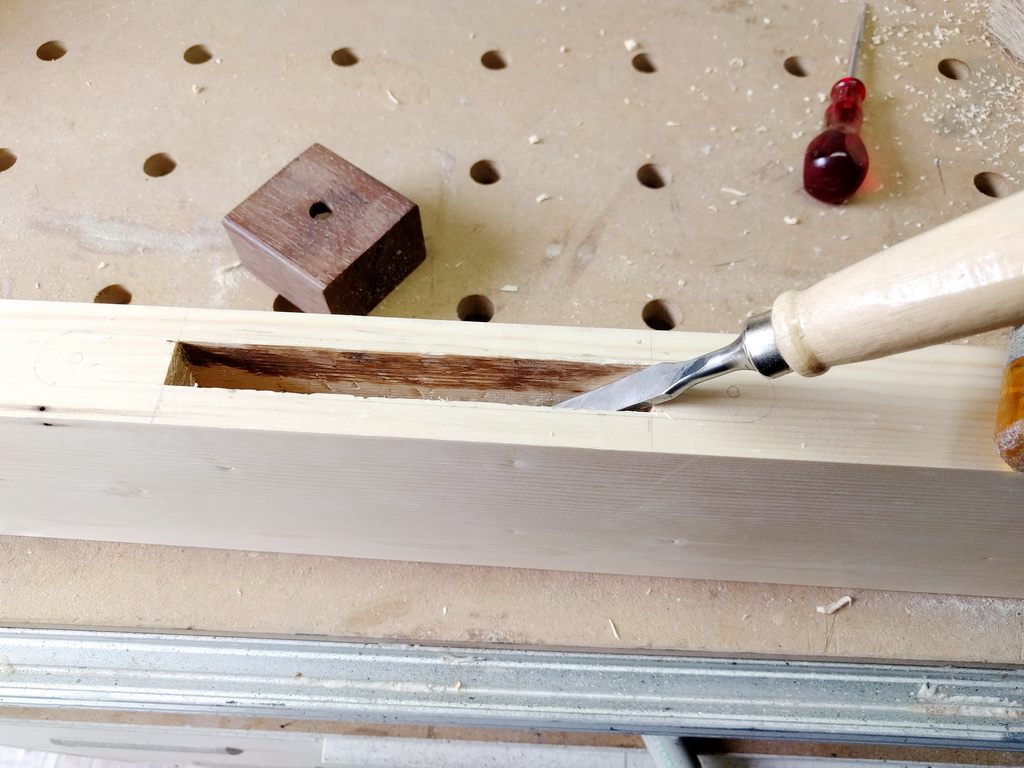 Schloß ausstemmen Gartentor bauen