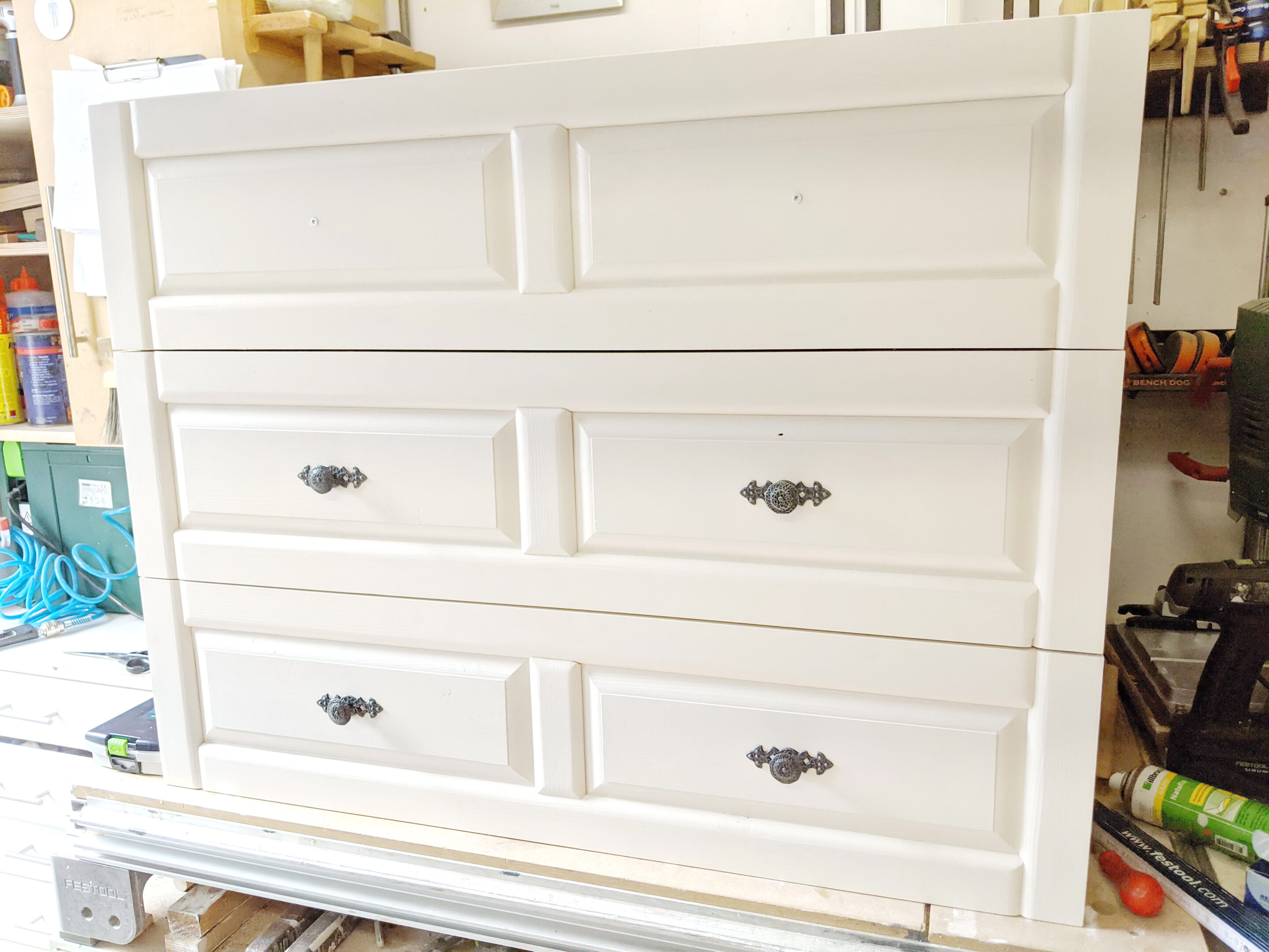 letzte Front einsetzen BBQ-Schrank bauen