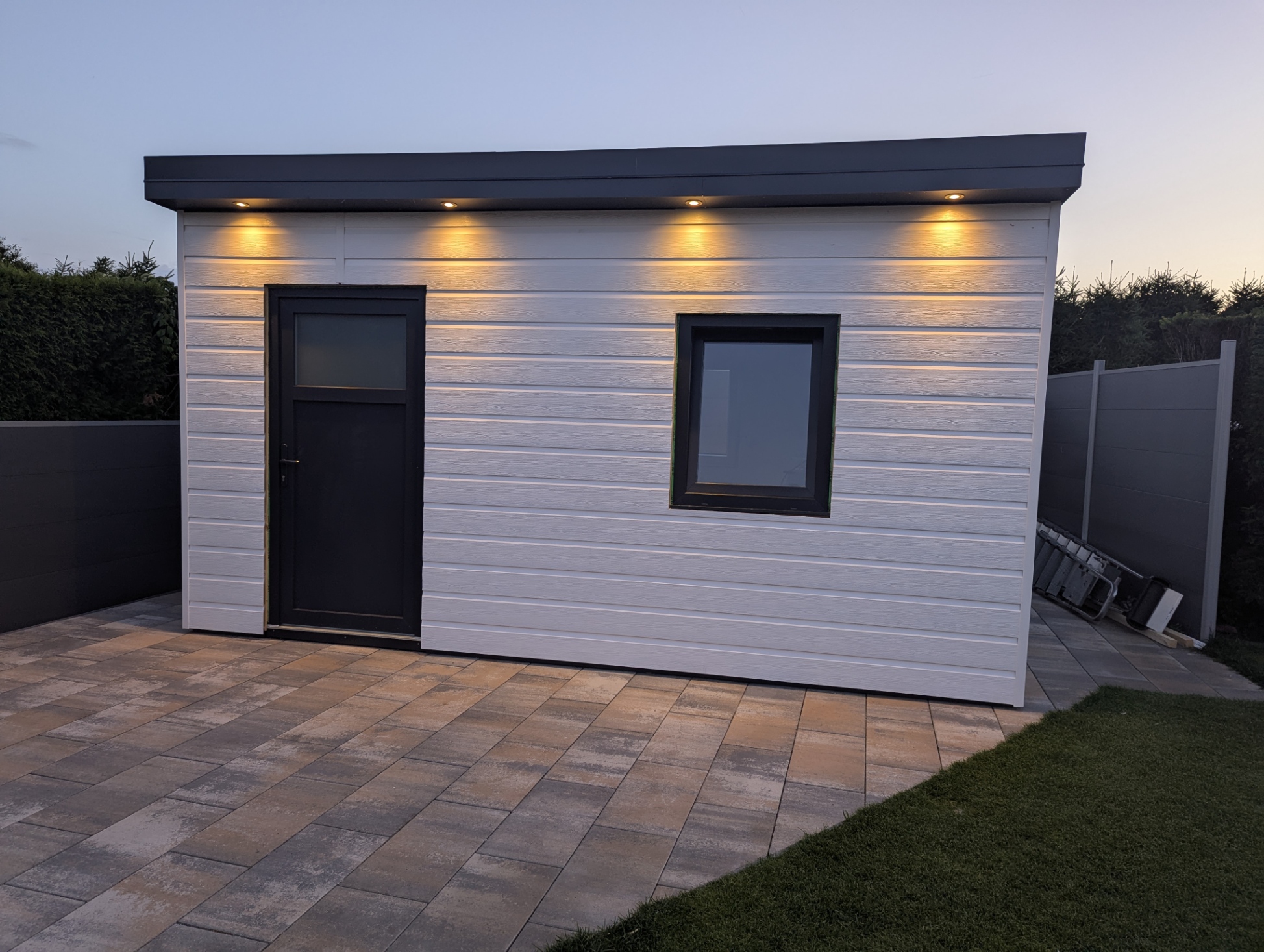 mit Licht neue Werkstatt