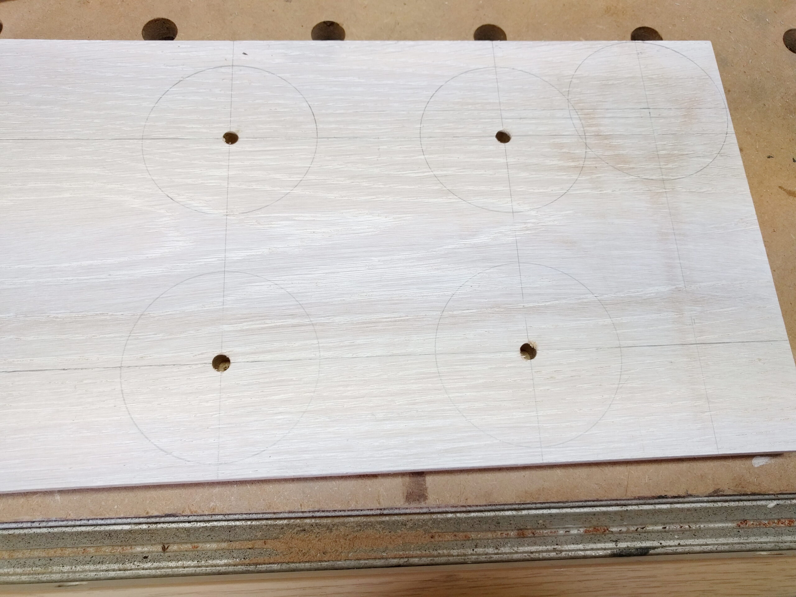 vorgebohrt Adventskranz bauen